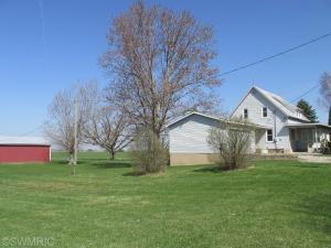 11950 Deja Rd, Edmore, MI 48829 photo 2
