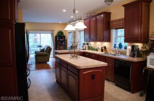 12562 N Sherman Lake Dr, Augusta, MI 49012 photo 2