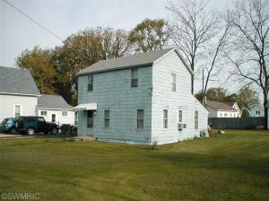 113 Sycamore St, Three Oaks, MI 49128 photo 1