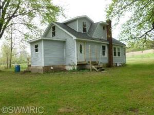 800 E Augusta Dr, Augusta, MI 49012 photo 3