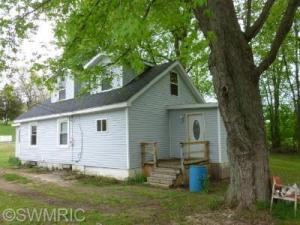 800 E Augusta Dr, Augusta, MI 49012 photo 2
