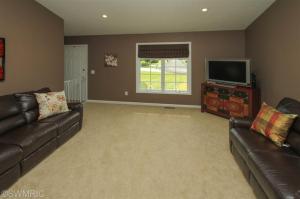 680 Edward Dr, Plainwell, MI 49080 photo 2