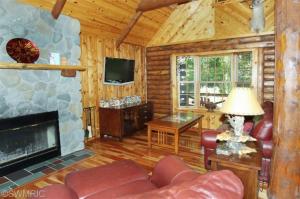 98 106th Ave, Plainwell, MI 49080 photo 5
