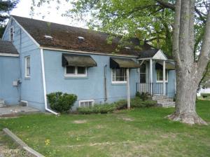 424 Third St, Edmore, MI 48829 photo 2