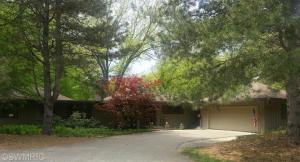 525 Greentree NE, Ada, MI 49301 photo 1