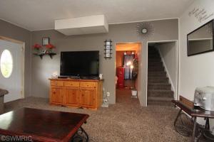 403 E Ann St, Belding, MI 48809 photo 4