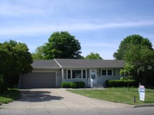 206 E North Dr, Marshall, MI 49068 photo 1