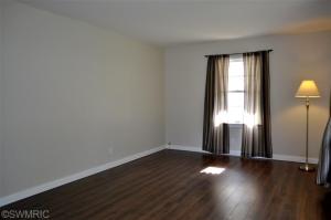 622 Harrison St, Belding, MI 48809 photo 3