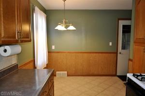 622 Harrison St, Belding, MI 48809 photo 9