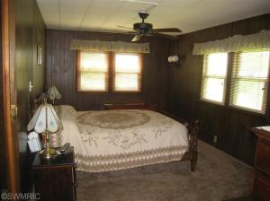 563 9th St, Plainwell, MI 49080 photo 9