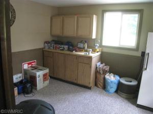 563 9th St, Plainwell, MI 49080 photo 6