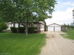 563 9th St, Plainwell, MI 49080 photo 1