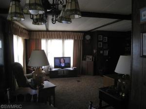 563 9th St, Plainwell, MI 49080 photo 2