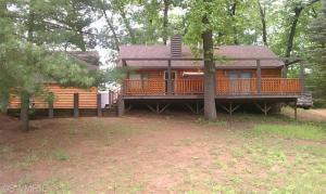 906 Wood St, Pullman, MI 49450 photo 1