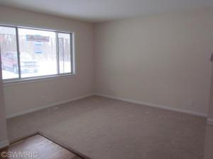 8379 Oak Point Dr, Jackson, MI 49201 photo 2