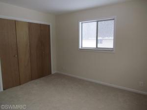 8379 Oak Point Dr, Jackson, MI 49201 photo 9