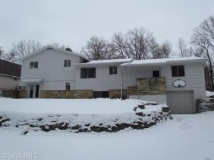 8379 Oak Point Dr, Jackson, MI 49201 photo 12
