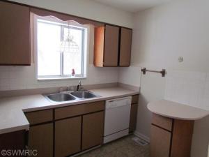 8379 Oak Point Dr, Jackson, MI 49201 photo 4