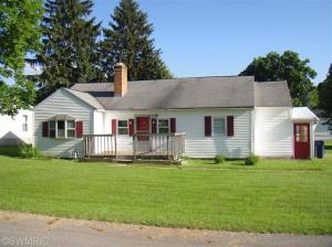 206 Exchange St, Grant, MI 49327 photo 1