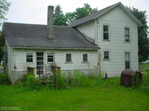 136 James St W, Lawrence, MI 49064 photo 3