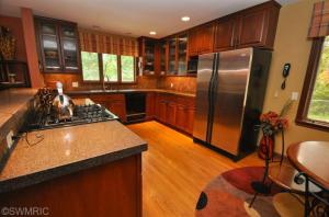 5550 Forest Bend Dr SE, Ada, MI 49301 photo 3
