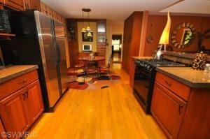 5550 Forest Bend Dr SE, Ada, MI 49301 photo 4