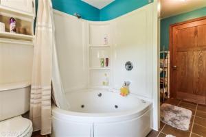8334 Fulton E, Ada, MI 49301 photo 17