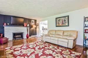 8334 Fulton E, Ada, MI 49301 photo 3