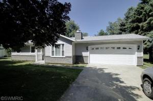 56826 Bow Dr, Three Rivers, MI 49093 photo 1