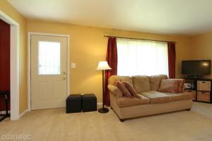 822 Grindle Dr SE, Lowell, MI 49331 photo 4