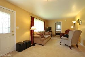 822 Grindle Dr SE, Lowell, MI 49331 photo 2