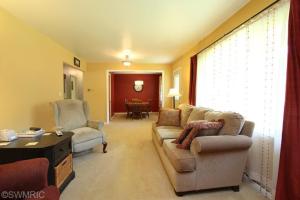 822 Grindle Dr SE, Lowell, MI 49331 photo 3