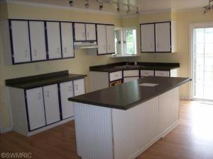 8474 Checker, Scotts, MI 49088 photo 4