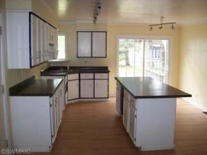 8474 Checker, Scotts, MI 49088 photo 3
