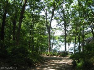 562 Emerald Dr, Newaygo, MI 49337 photo 2