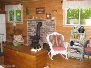 562 Emerald Dr, Newaygo, MI 49337 photo 8