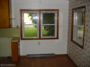 509 6th St, Plainwell, MI 49080 photo 6