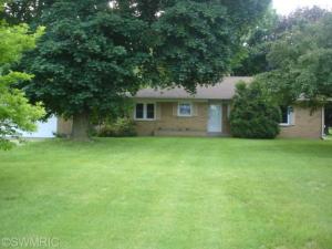 509 6th St, Plainwell, MI 49080 photo 1
