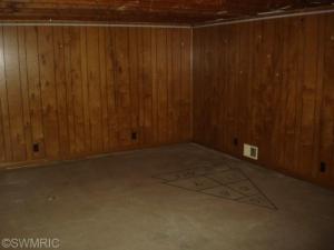 509 6th St, Plainwell, MI 49080 photo 8