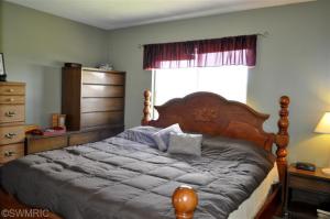 225 Pineview Dr, Belding, MI 48809 photo 7