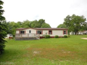 4303 First St, Mcbride, MI 48852 photo 2