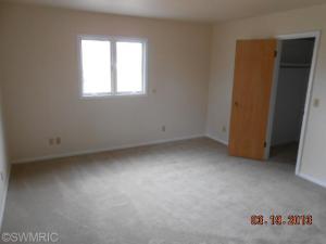 236 Oak Dr, Bronson, MI 49028 photo 6