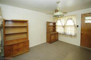 819 Maple St, Three Rivers, MI 49093 photo 9