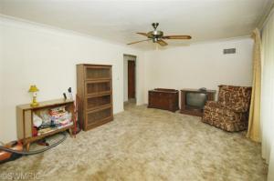 819 Maple St, Three Rivers, MI 49093 photo 4