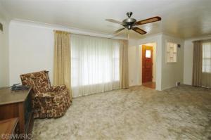 819 Maple St, Three Rivers, MI 49093 photo 3