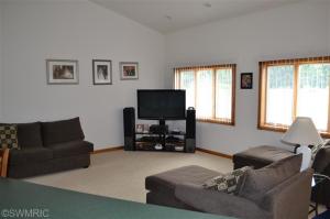 13593 Kane, Plainwell, MI 49080 photo 4