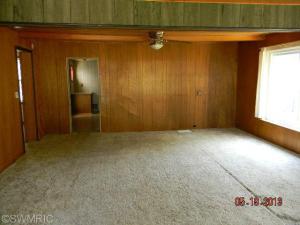 116 E Day St, Stanton, MI 48888 photo 5