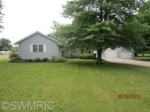 347 8th St, Plainwell, MI 49080 photo 1