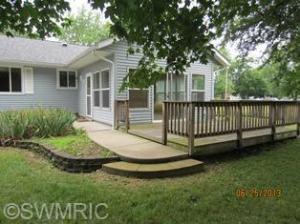 347 8th St, Plainwell, MI 49080 photo 3