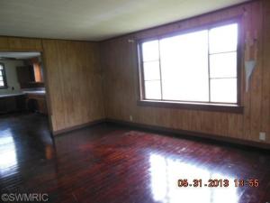 1502 N Thornapple Ave, White Cloud, MI 49349 photo 2